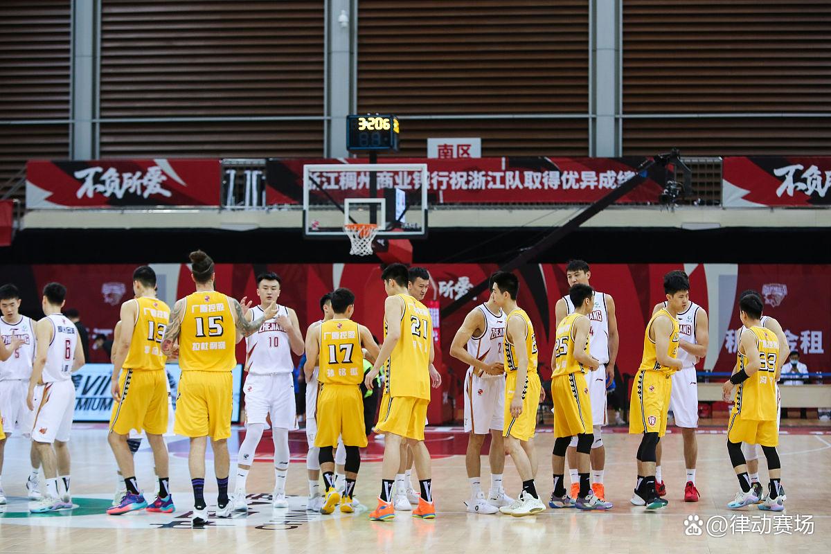 下载官网-火爆球场战火重燃,顶尖球队实力对决怎么打